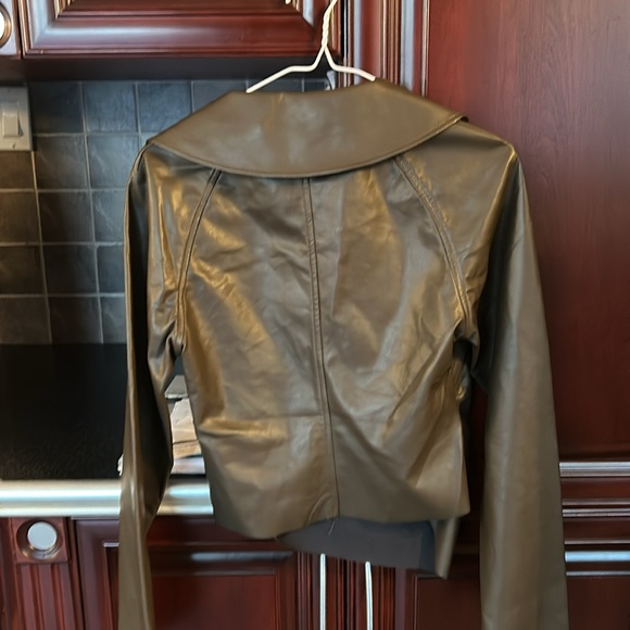 OAK & FORT brown vegan leather wrap top size small - Picture 9 of 13